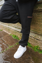 Load image into Gallery viewer, Black Cargo Joggers Slim fit
